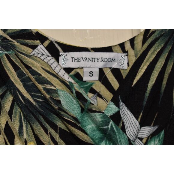 THE VANITY ROOM NEW $49 Sleeveless V-Neck Asymmetric Hem Floral Dress Small - Picture 3 of 3